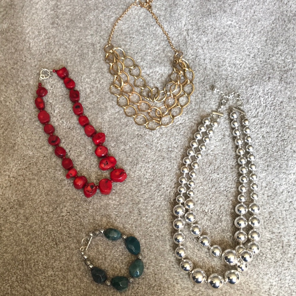 3 necklaces 1 bracelet